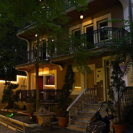 City Park Hostel Pristina Extérieur photo