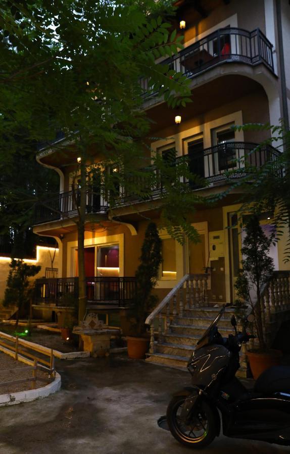 City Park Hostel Pristina Extérieur photo