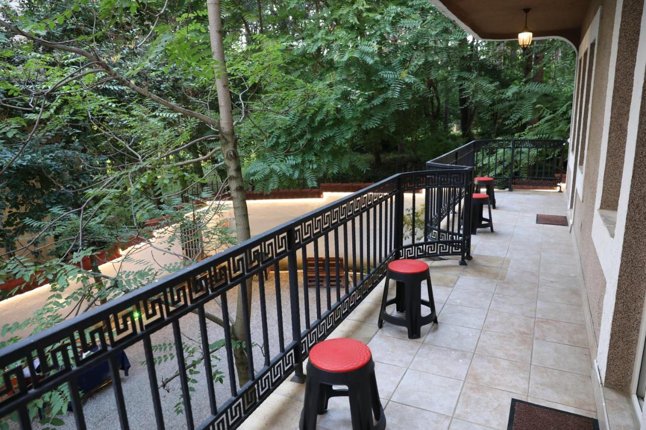 City Park Hostel Pristina Extérieur photo
