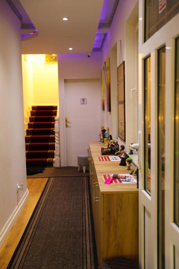 City Park Hostel Pristina Extérieur photo