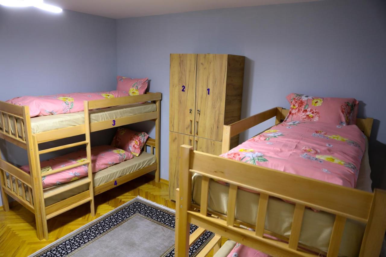 City Park Hostel Pristina Extérieur photo