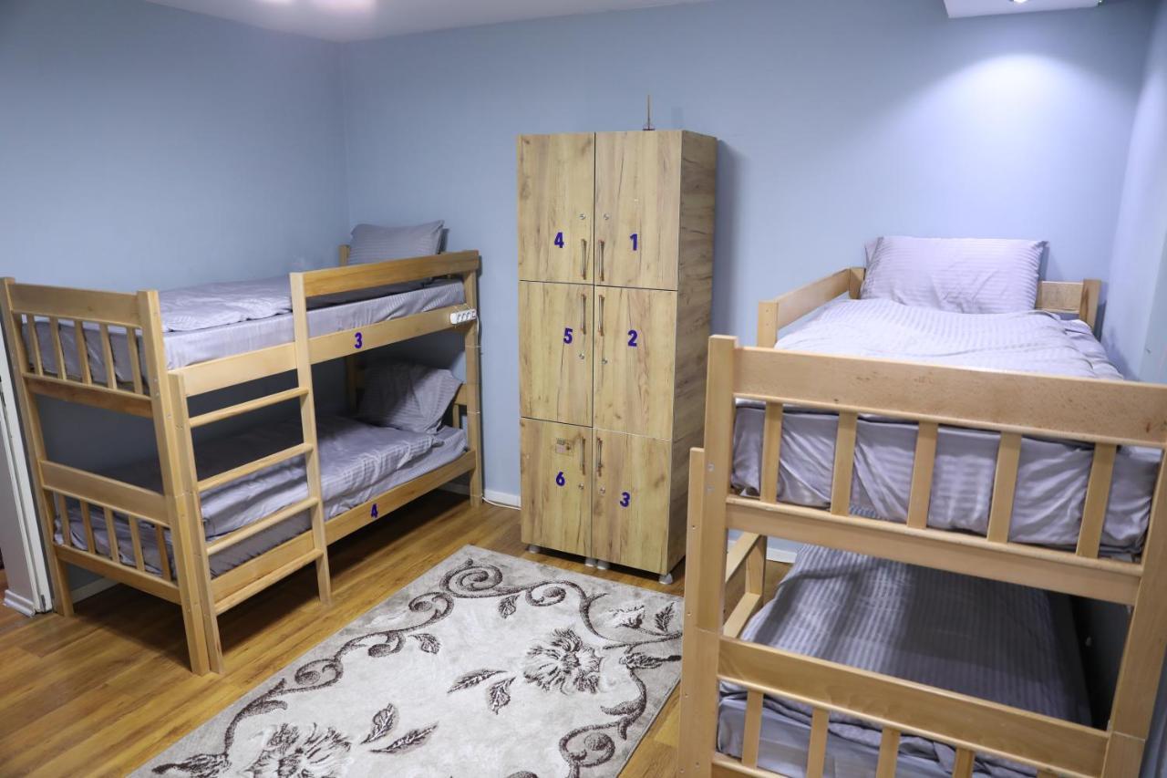 City Park Hostel Pristina Extérieur photo