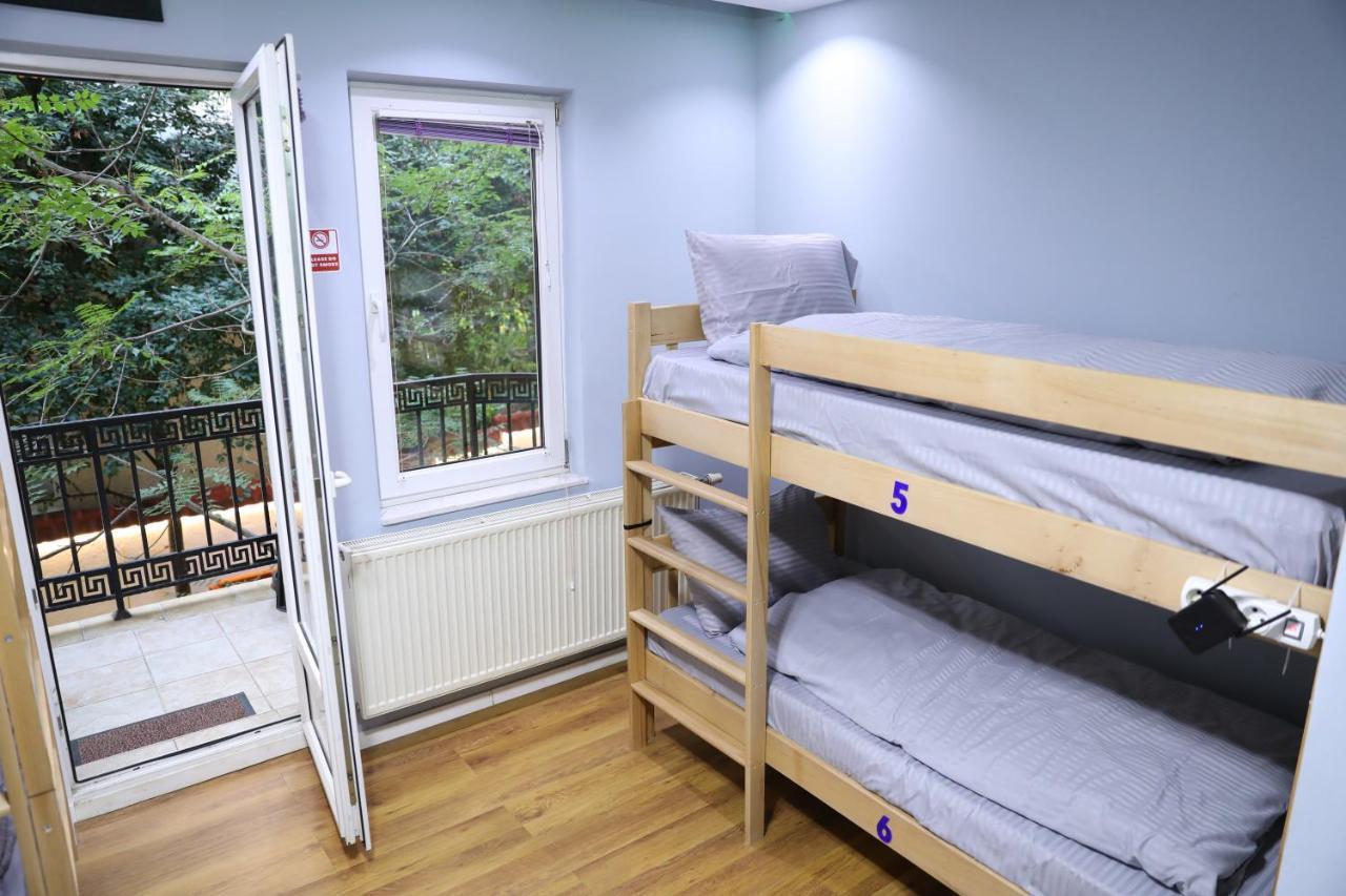 City Park Hostel Pristina Extérieur photo