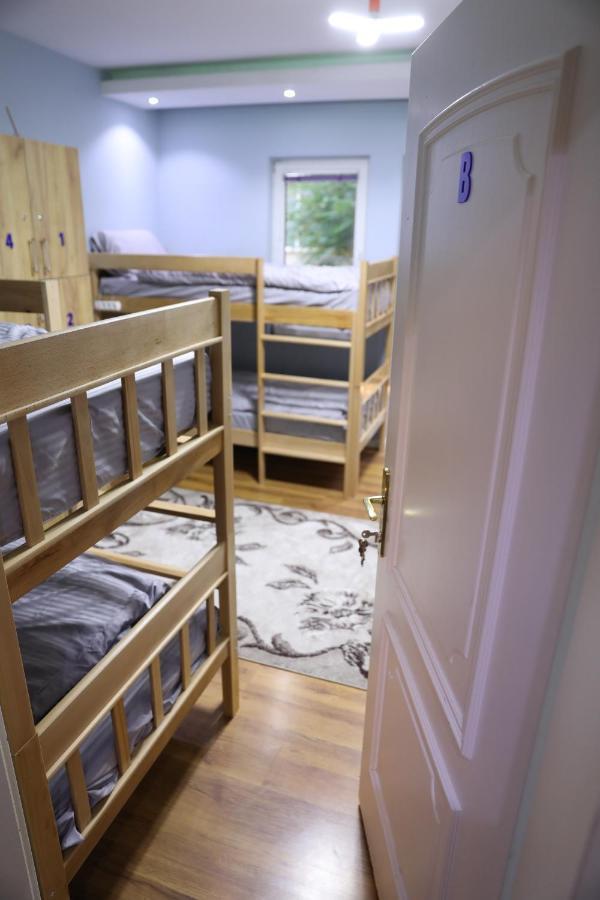City Park Hostel Pristina Extérieur photo