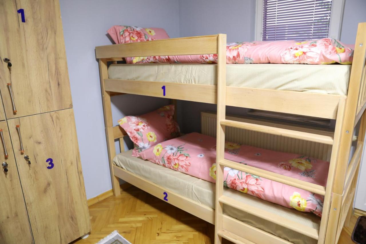 City Park Hostel Pristina Extérieur photo