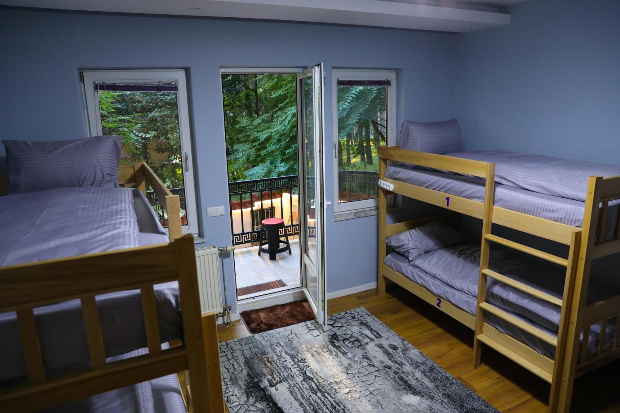 City Park Hostel Pristina Extérieur photo